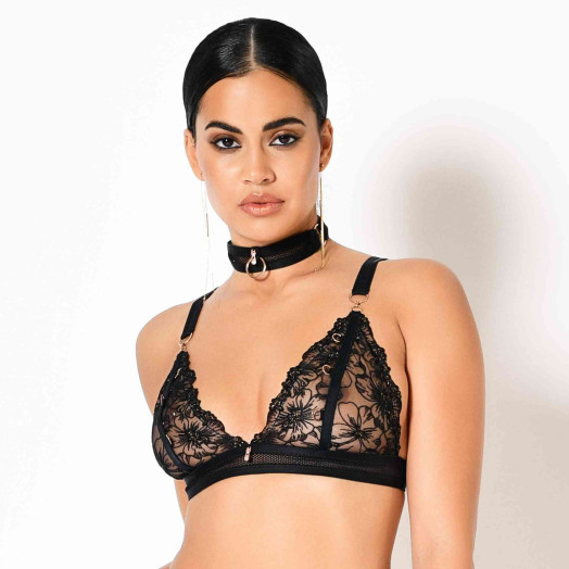 Brassière en tulle transparent brodé de fils noirs et dorés qui dessinent sur la peau un motif floral