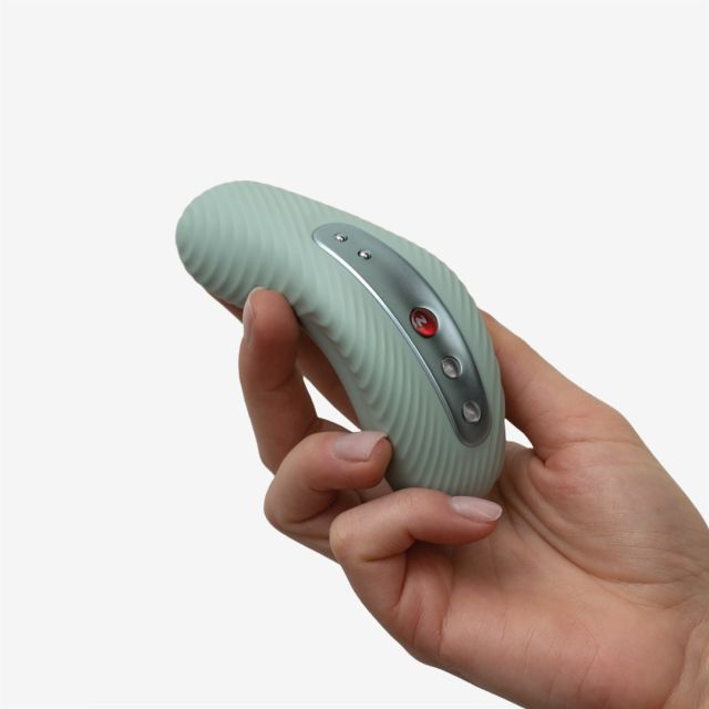 Mini vibro, rechargeable et waterproof, qui s'utilise en stimulation externe aussi bien en solo qu'en duo