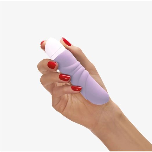 Mini vibromasseur à piles en silicone hypoallergénique. Il est pensé pour être utilisé en caresses clitoridiennes.