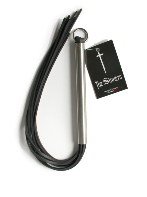 Martinet fin en cuir épais noir et manche en acier