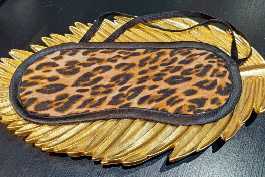 Masque occultant en viscose de soie motif léopard